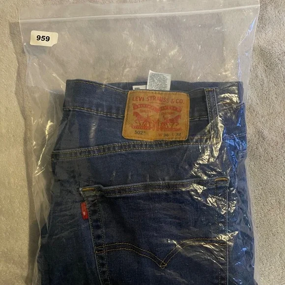 Levis 502 Regular Taper Mens Blue Jeans Size 36x32 Dark Wash Denim (35x30) - Picture 13 of 13